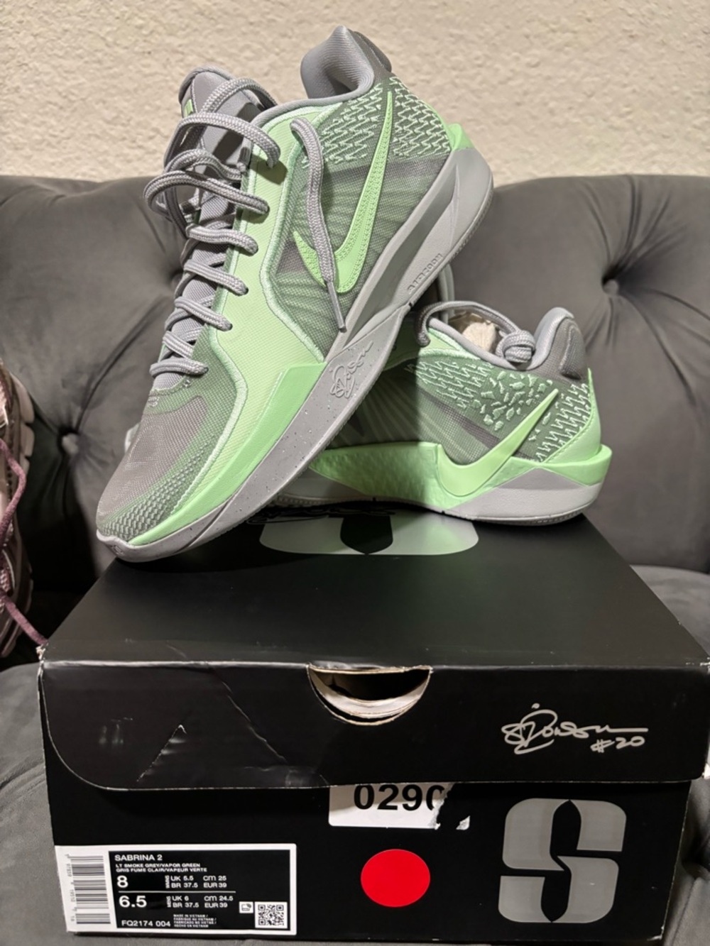 Nike Women's Low-Top Sneakers in Light Green and Gray